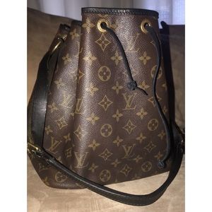 Authentic Louis Vuitton NOE petit shoulder bag.